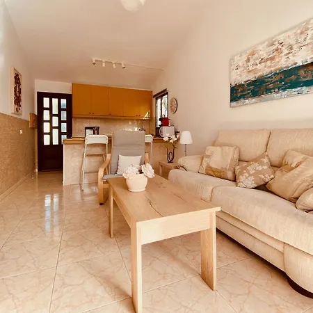 بيت للعطل Holiday Bungalow With Terrace In بلايا ديل إنغلز