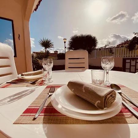 بيت للعطل Holiday Bungalow With Terrace In *
